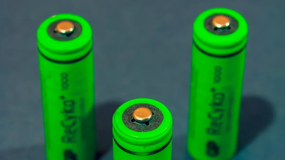 How to Choose the Right CR1220 Battery for Your Device